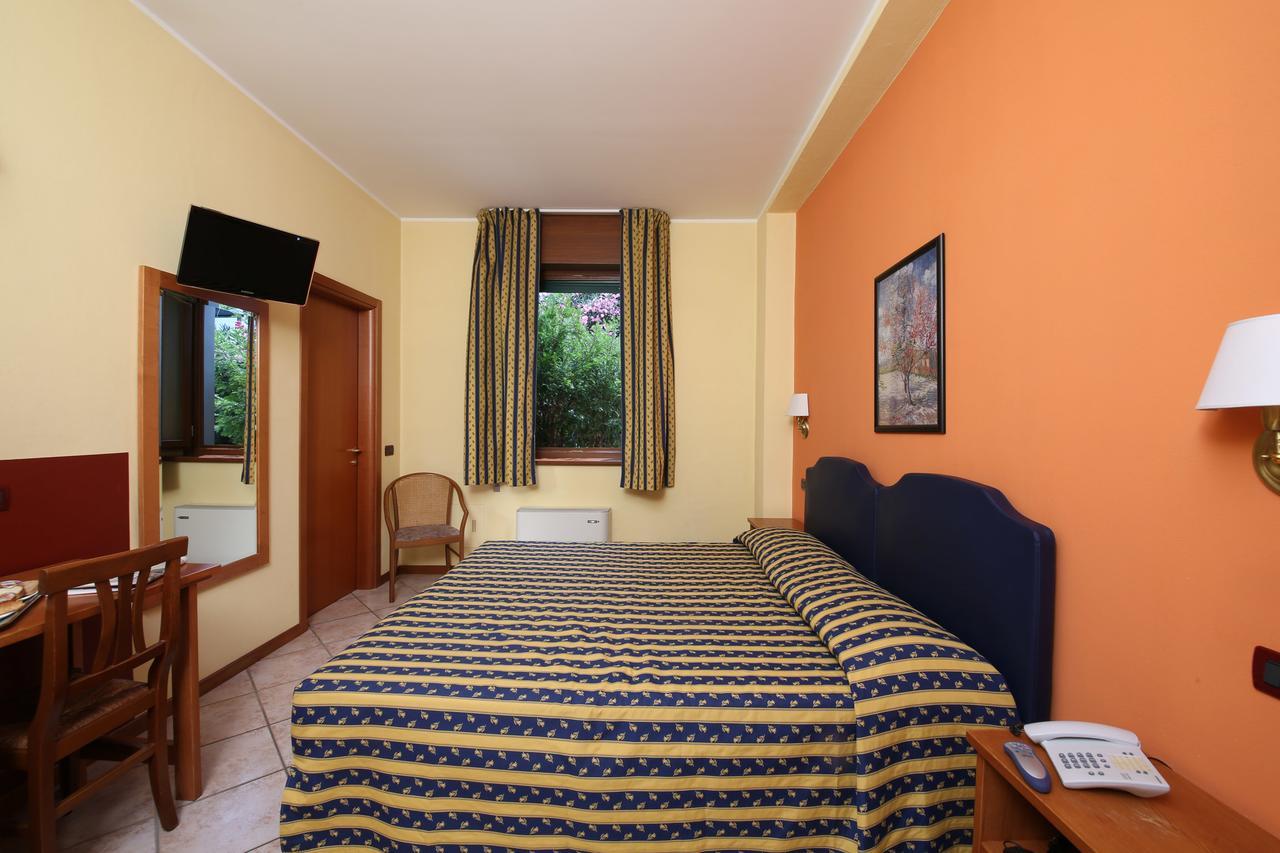 Hotel Il Granaio Porto Mantovano Bagian luar foto